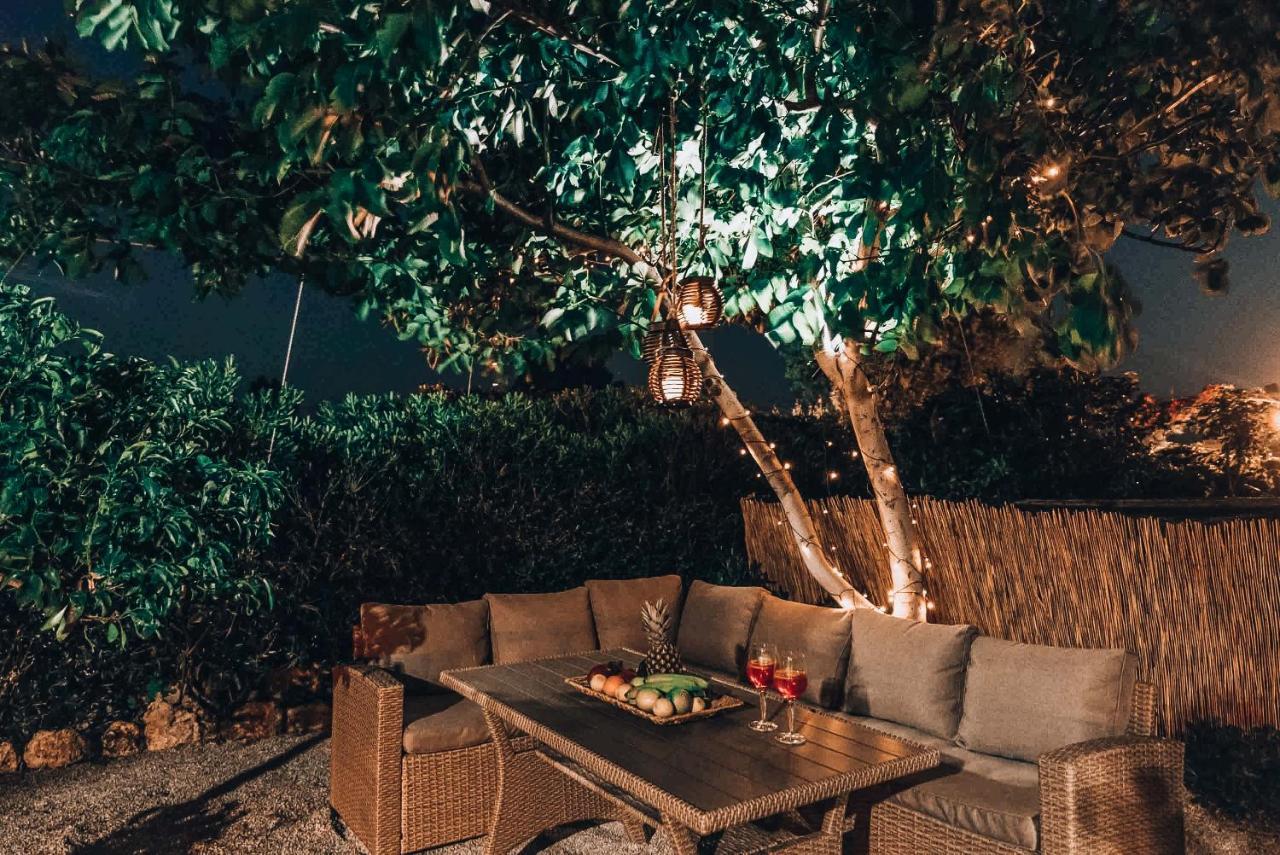 Villa Aspasia With Private Jacuzzi - Oasis Resort Κόκκινος Πύργος Εξωτερικό φωτογραφία