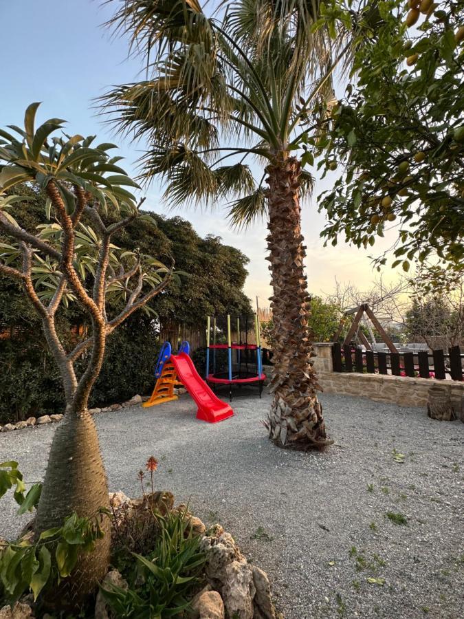 Villa Aspasia With Private Jacuzzi - Oasis Resort Κόκκινος Πύργος Εξωτερικό φωτογραφία