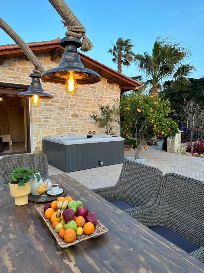 Villa Aspasia With Private Jacuzzi - Oasis Resort Κόκκινος Πύργος Εξωτερικό φωτογραφία