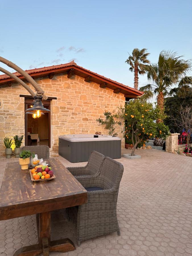 Villa Aspasia With Private Jacuzzi - Oasis Resort Κόκκινος Πύργος Εξωτερικό φωτογραφία