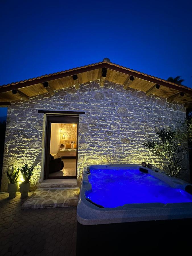Villa Aspasia With Private Jacuzzi - Oasis Resort Κόκκινος Πύργος Εξωτερικό φωτογραφία