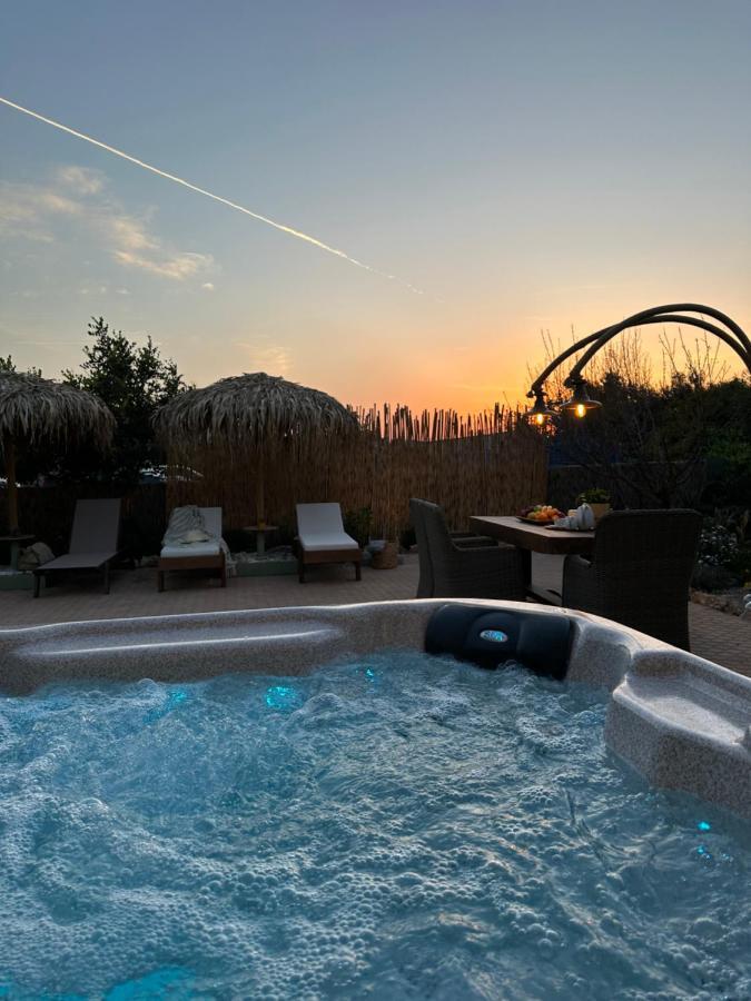 Villa Aspasia With Private Jacuzzi - Oasis Resort Κόκκινος Πύργος Εξωτερικό φωτογραφία